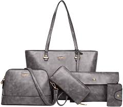 Bolso Cartera Sintética Oscuro: Elegancia y Versatilidad