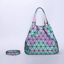 Bolso Geométrico Luminoso: Estilo y Funcionalidad en Uno