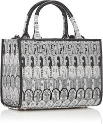 Furla Bolso Opportunity Jacquard Grigio: Elegancia y Versatilidad
