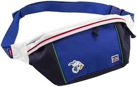 Bolso Levis® Snoopy Sport Medium Banana: Estilo y Comodidad