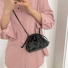 Bolso de Hombro Plisado Grande: Estilo y Funcionalidad para la Mujer Moderna