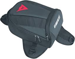 Bolso Sobredepósito Moto Dainese MOTORCYCLE D TANKER - La Compañía Ideal para tus Viajes