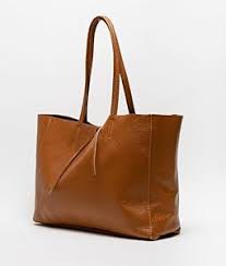 Bolso Shopper Camel Universidad: Estilo y Funcionalidad