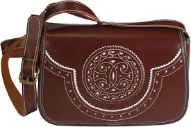 Bolso Rociero Funrey: Estilo y Funcionalidad