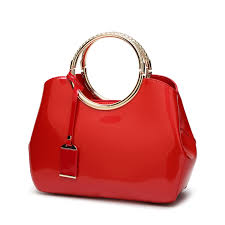 Bolso Fiesta Charol: Elegancia y Estilo en Cada Ocasión