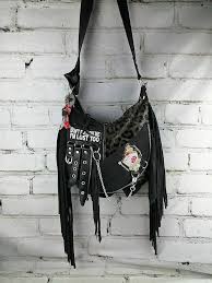 Bolso Flecos Rolling: El Toque Rockero que Necesitas