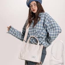 Larcenciel Bandolera Ajustable: Versatilidad y Estilo en un Solo Bolso de Mano