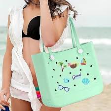 Elegante Bolso con Charm para un Estilo Único