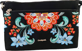 Bolso Desigual Para Mujer: Estilo y Originalidad en Cada Detalle