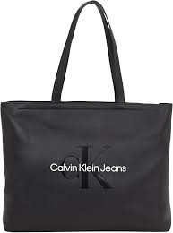 Bolso Calvin Klein Jeans SCULPTED Fashion: Estilo y Funcionalidad