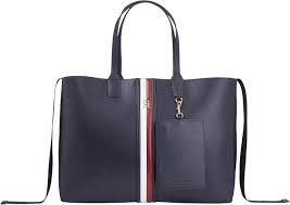 Bolso Tommy Iconic Puffy: Estilo y Comodidad para Todos