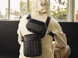 Tarjetero Lacoste NH1346FG para Hombre: Estilo y Funcionalidad