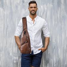 Bandolera Antirrobo Sintética Impermeable para Senderismo: Seguridad y Estilo para el Hombre Moderno